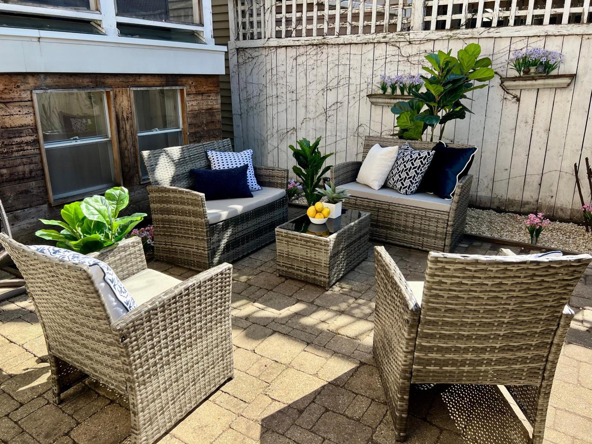 3 Bedroom Spacious Home In Ideal Location W Free Parking Back Yard Pets Welcome Chicago Exteriör bild