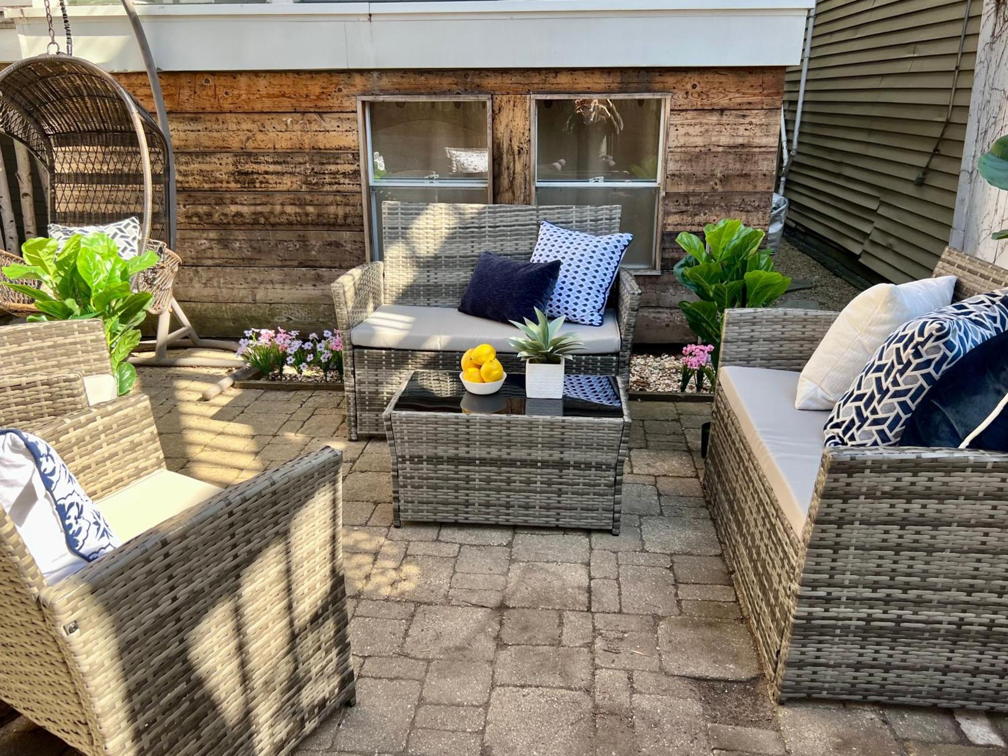 3 Bedroom Spacious Home In Ideal Location W Free Parking Back Yard Pets Welcome Chicago Exteriör bild