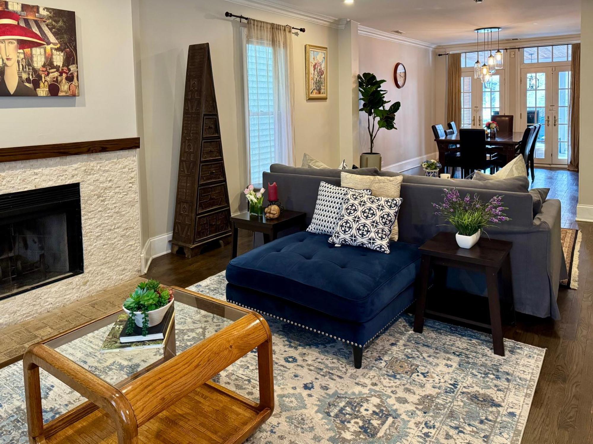 3 Bedroom Spacious Home In Ideal Location W Free Parking Back Yard Pets Welcome Chicago Exteriör bild