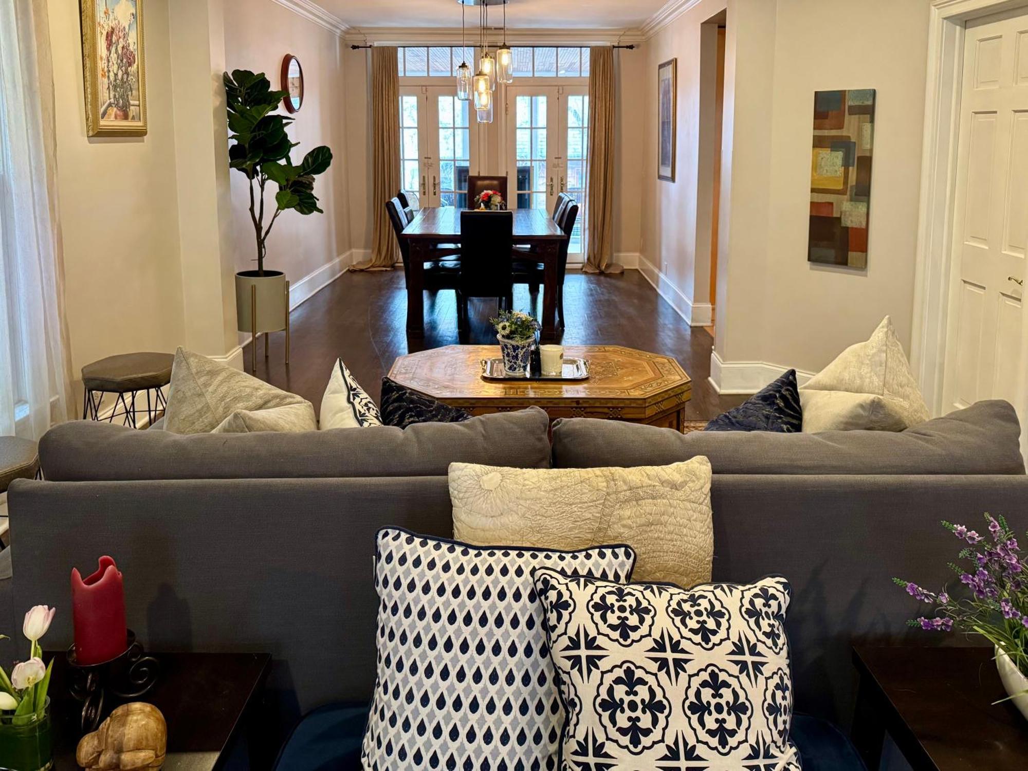 3 Bedroom Spacious Home In Ideal Location W Free Parking Back Yard Pets Welcome Chicago Exteriör bild