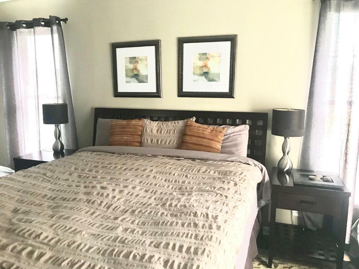 3 Bedroom Spacious Home In Ideal Location W Free Parking Back Yard Pets Welcome Chicago Exteriör bild